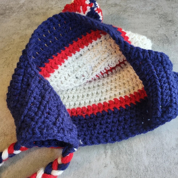 Vintage Patriots Knit Beanie with Pom Pom and Tassels - Picture 4 of 8